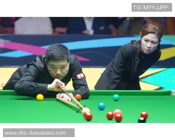 丁俊晖与马克戴维斯巅峰对决谁能在斯诺克赛场上笑到最后