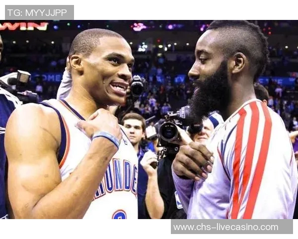 勇士与国王激战正酣NBA季后赛精彩对决引发球迷热议